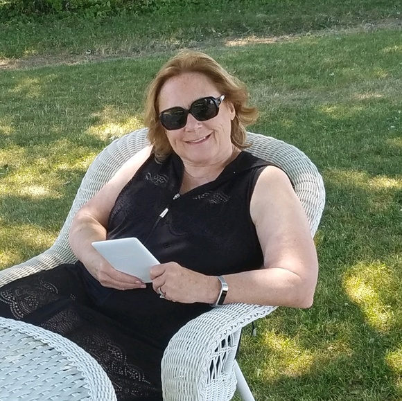 Meet your Posher, Roxanne - Picture 1 of 1